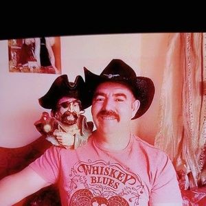 Meet your Posher, Andres